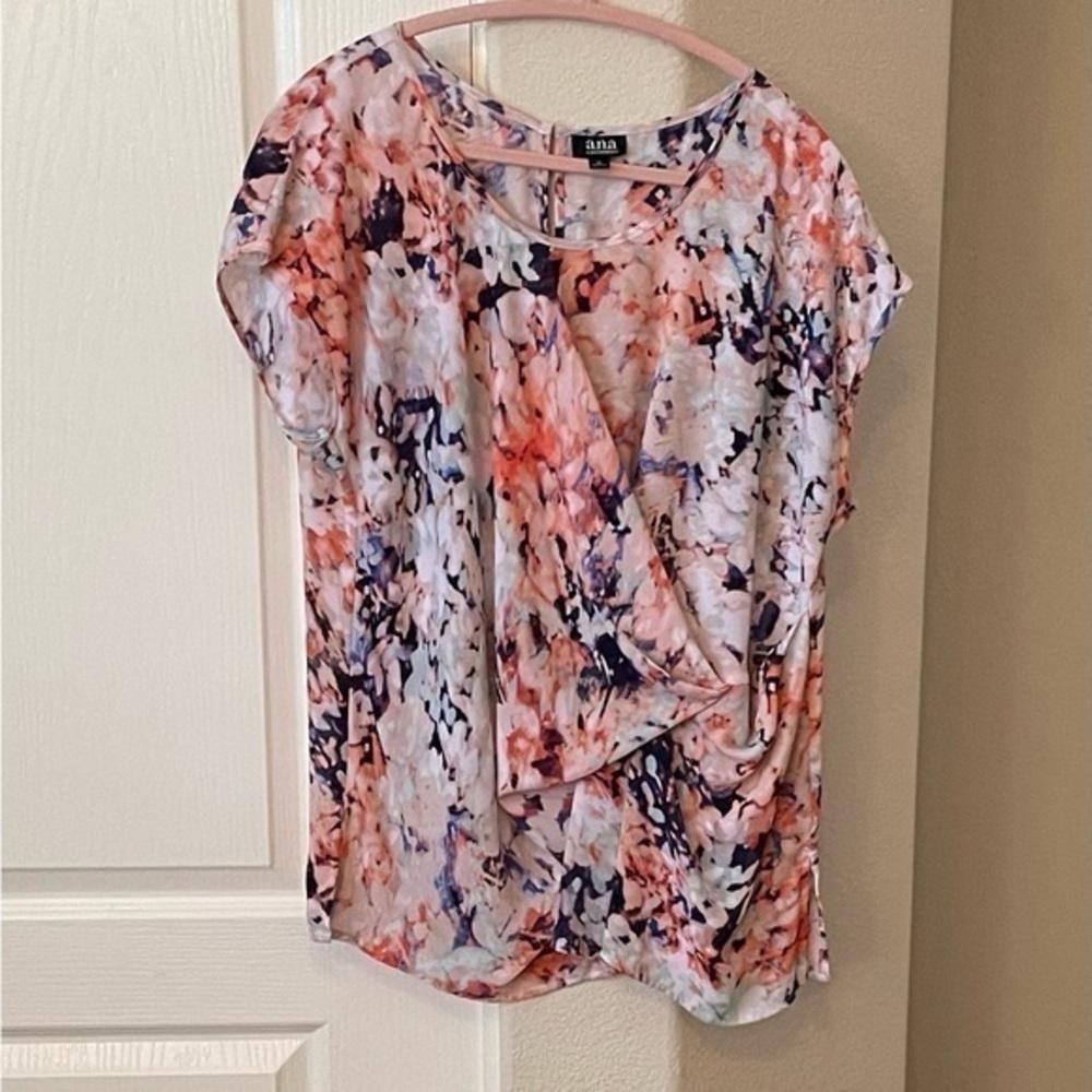 Ana flowing spring color top, never worn
